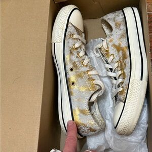 Converse Women's Gold and Cream Sneakers